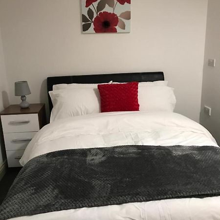 2 Bedroom Apartment Плімут Екстер'єр фото