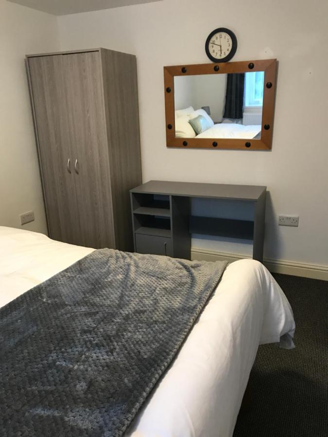 2 Bedroom Apartment Плімут Екстер'єр фото