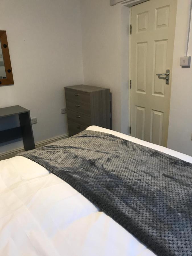 2 Bedroom Apartment Плімут Екстер'єр фото